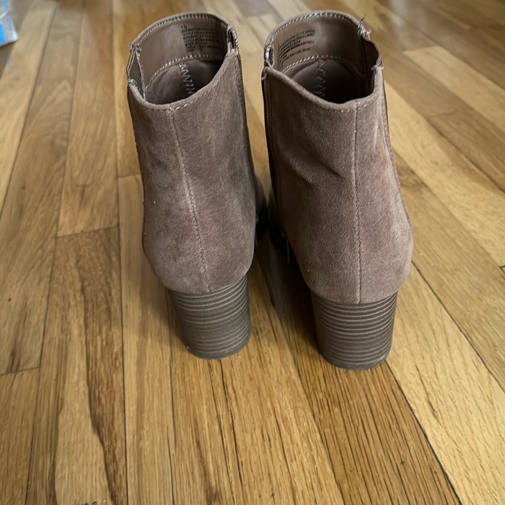 Boots - Picture 4 of 6